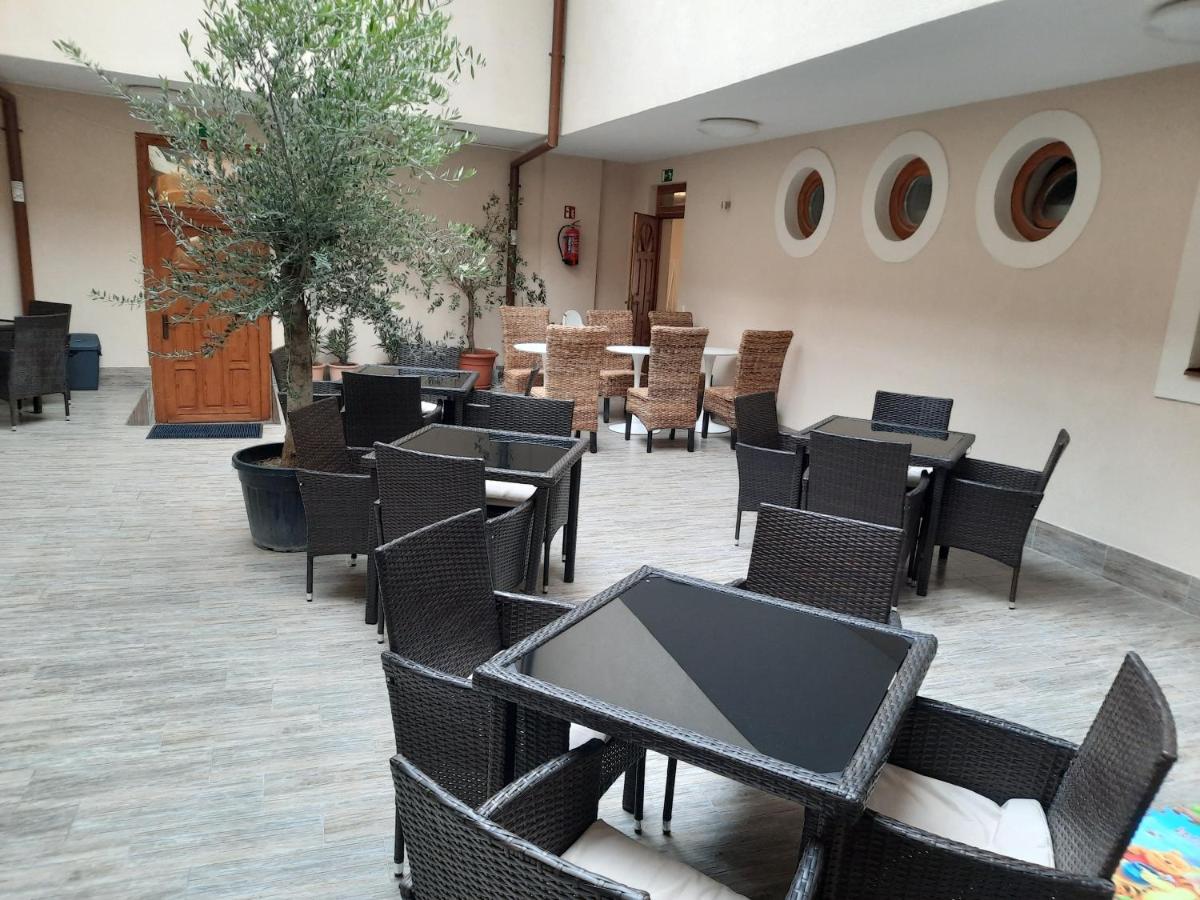 Vegvari Hotel Eger Exterior foto